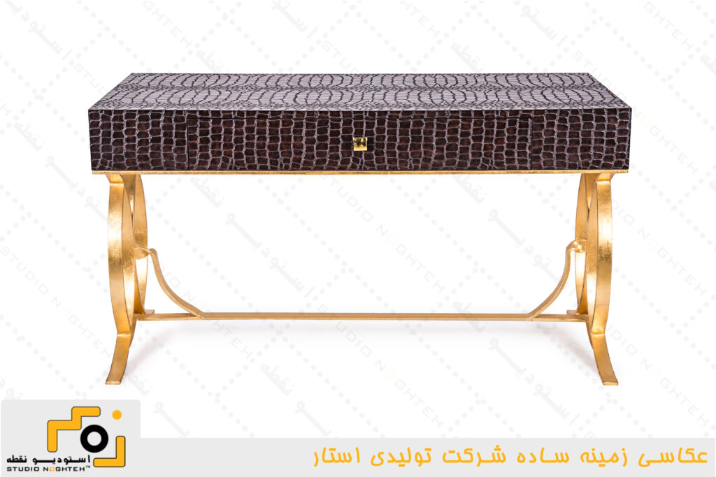 عکاسی صنعتی و زمینه ساده از محصولات لوکس چوبی